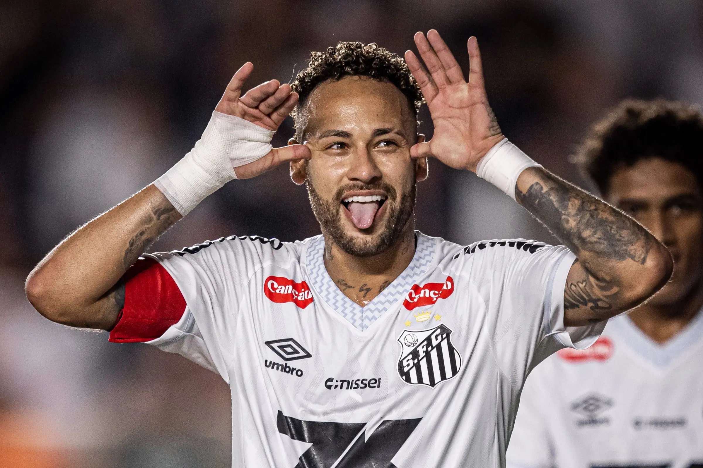 Santos inicia conversas para estender o contrato de Neymar até 2027