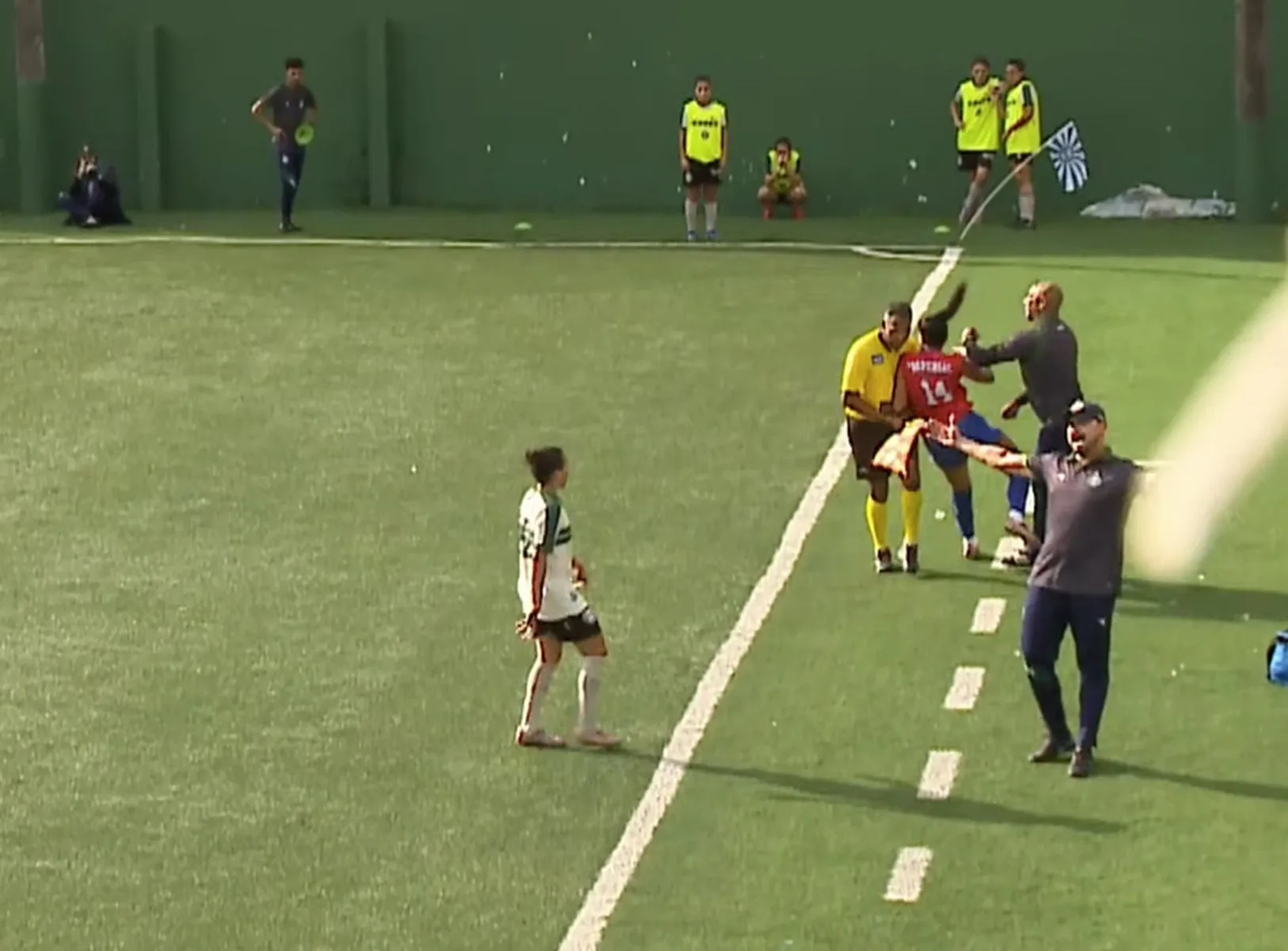 Coritiba demite preparador de goleiras após agressão contra atleta