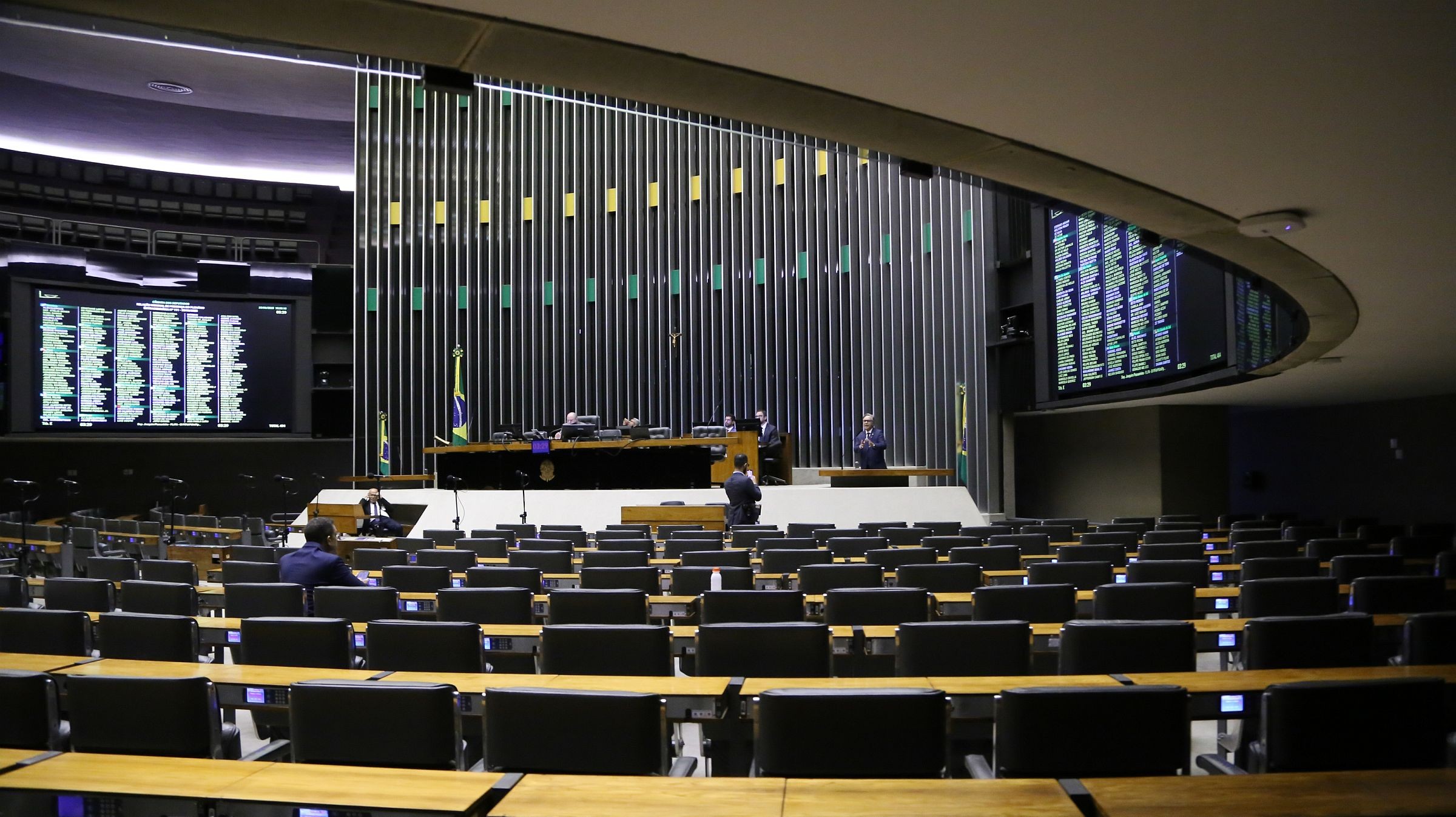 Câmara dos Deputados abre concurso público com salários iniciais de R$ 32 mil