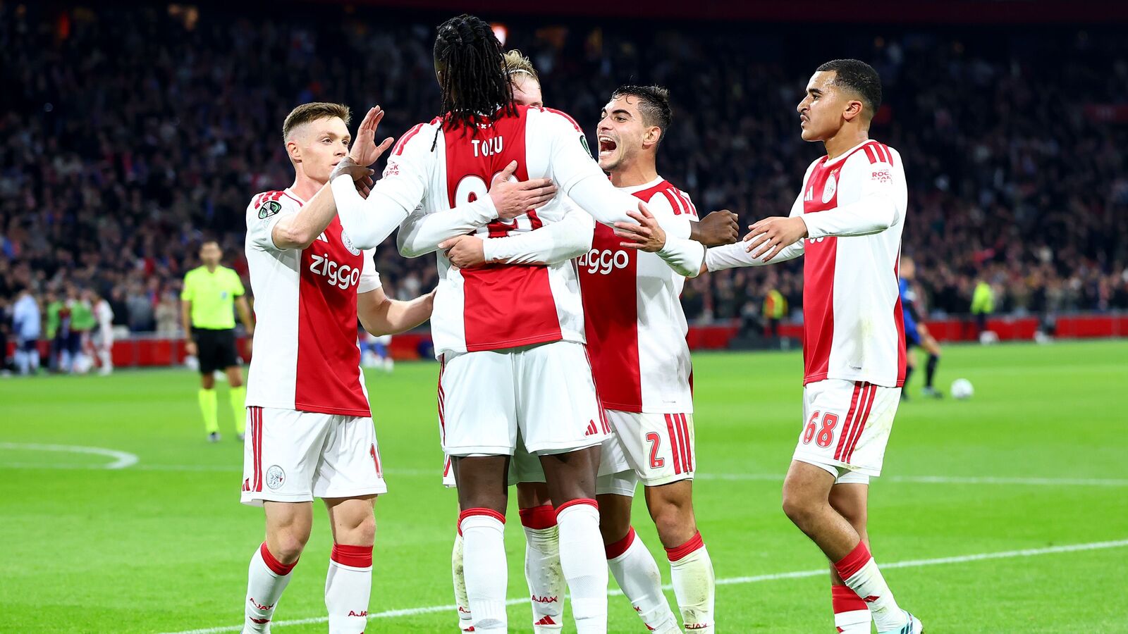 Ajax vence a Atalanta por 2 a 0 pela Conference League
