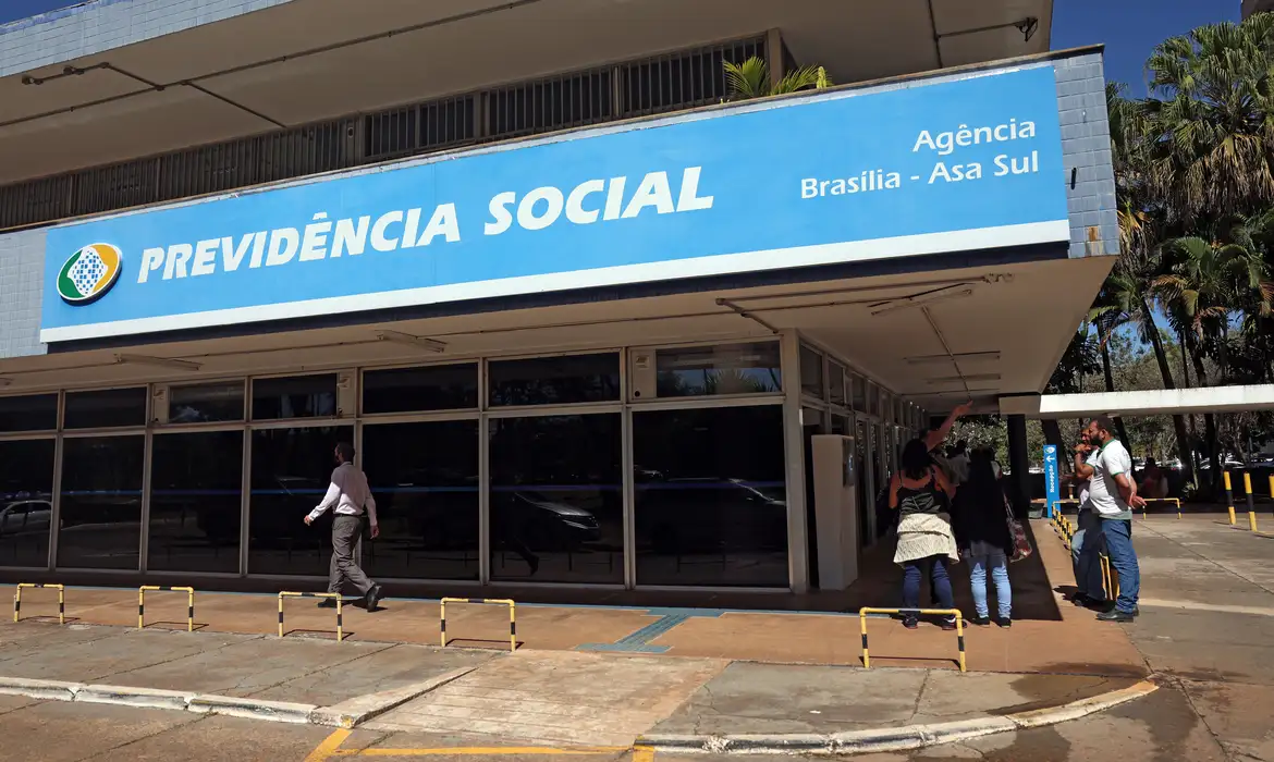 Operações combatem fraudes bilionárias contra o INSS em Minas Gerais e Sergipe
