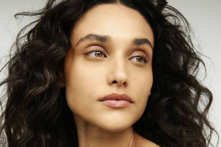 Débora Nascimento retorna à TV em nova novela da Globo
