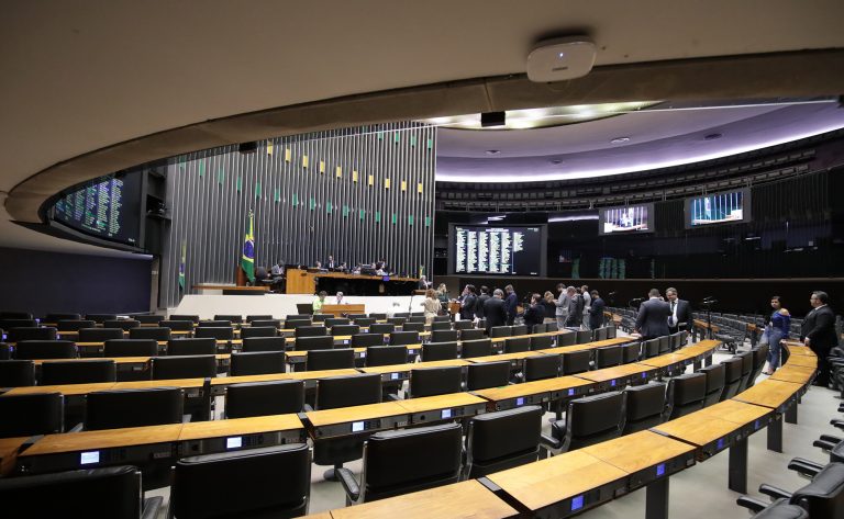 Câmara dos Deputados define novos parlamentares