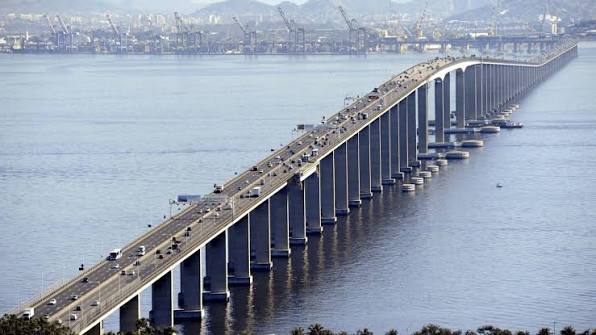 Acidente na Ponte Rio-Niterói causa interrupção no trânsito
