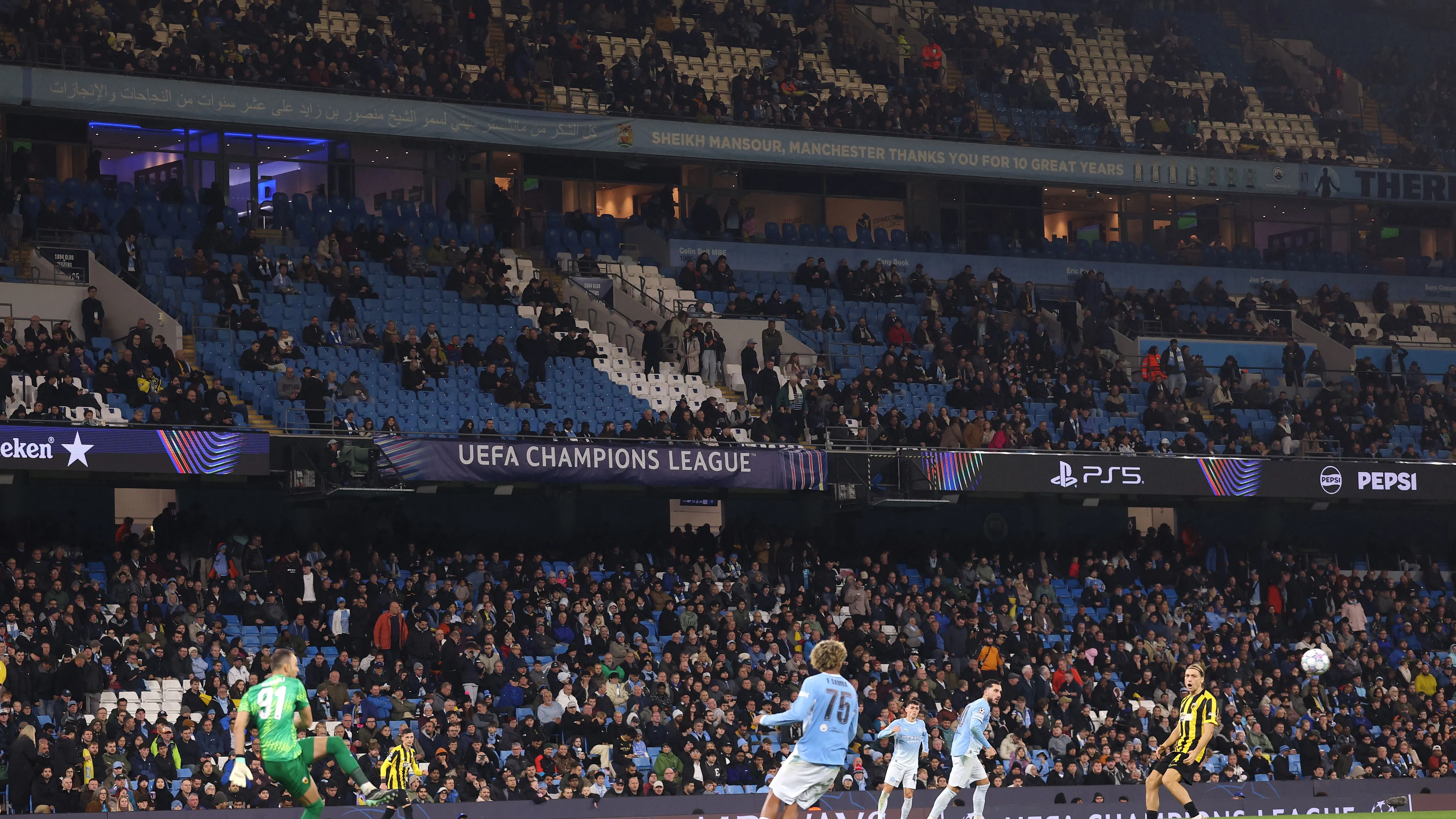 Manchester City goleia o AEK Atenas pela Liga dos Campeões