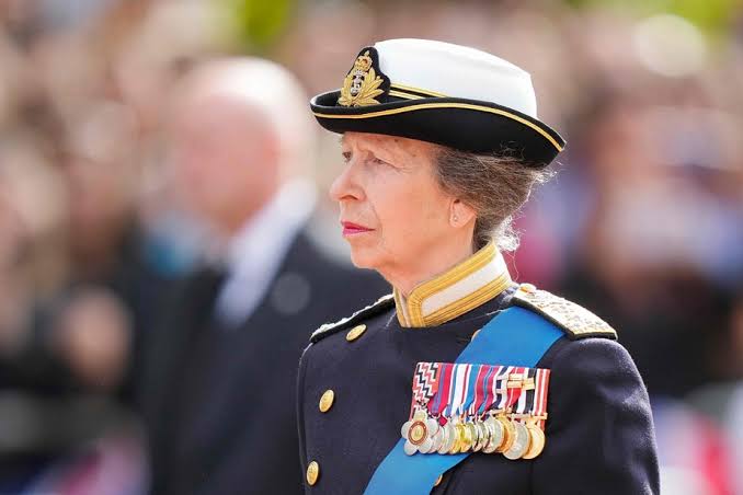 Princesa Ana lidera ranking de popularidade da família real britânica