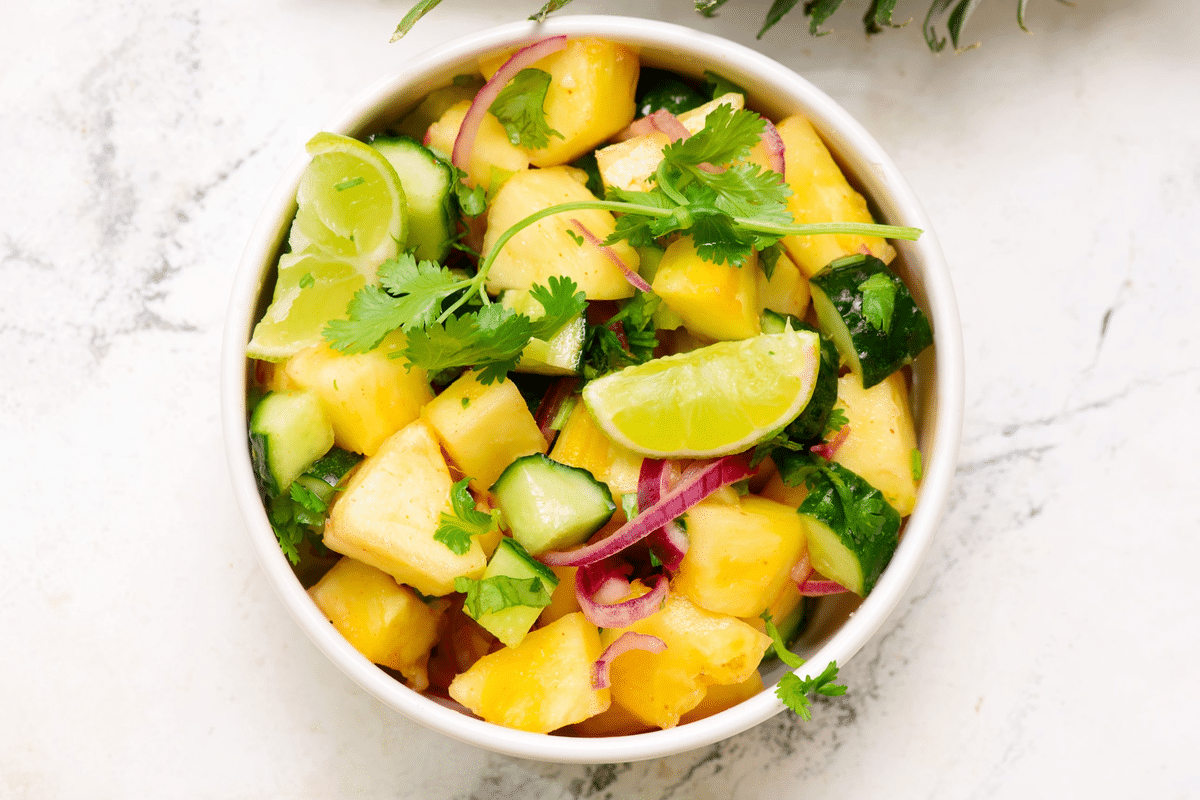 Receitas refrescantes com abacaxi ganham destaque