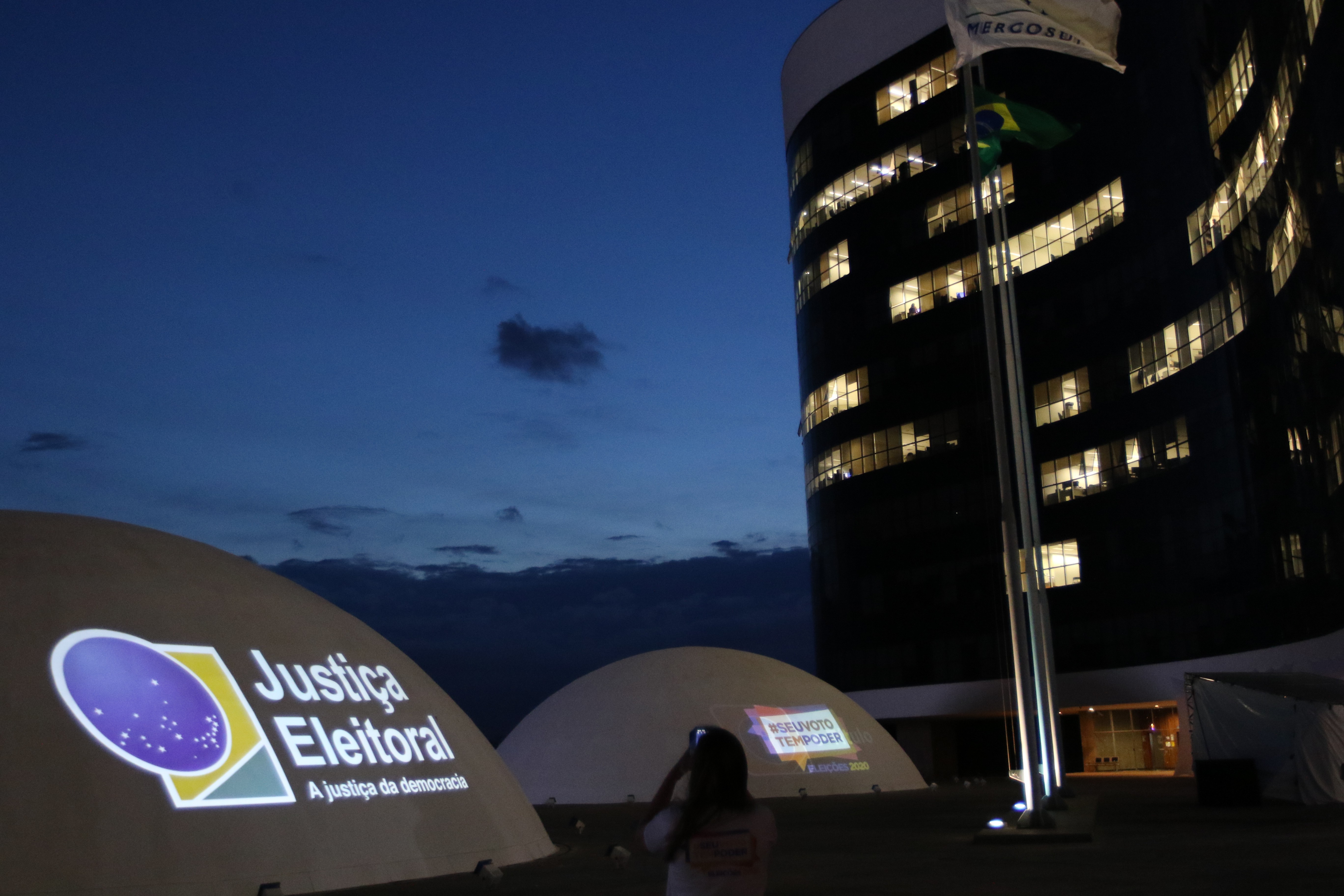 Eleições presidenciais batem recorde com mais de 800 ações no TSE