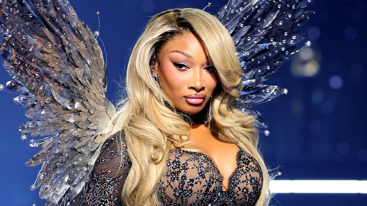 Megan Thee Stallion brilha no desfile da Victoria's Secret de 2026