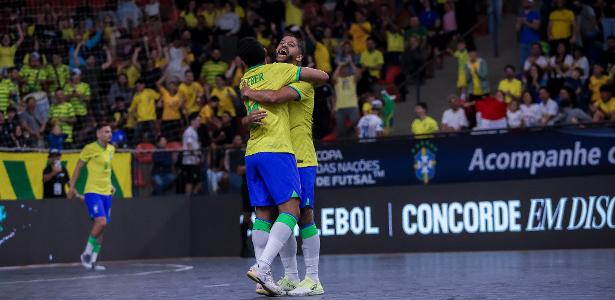 Brasil vence o Japão e enfrenta o Afeganistão na final do futsal