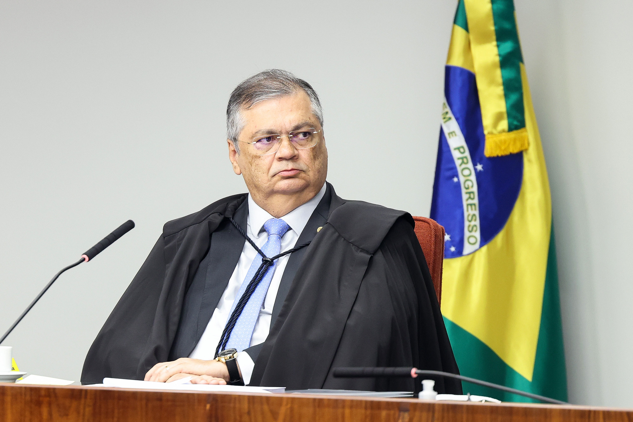 Ministro Flávio Dino relata ameaças de morte e defende o Judiciário
