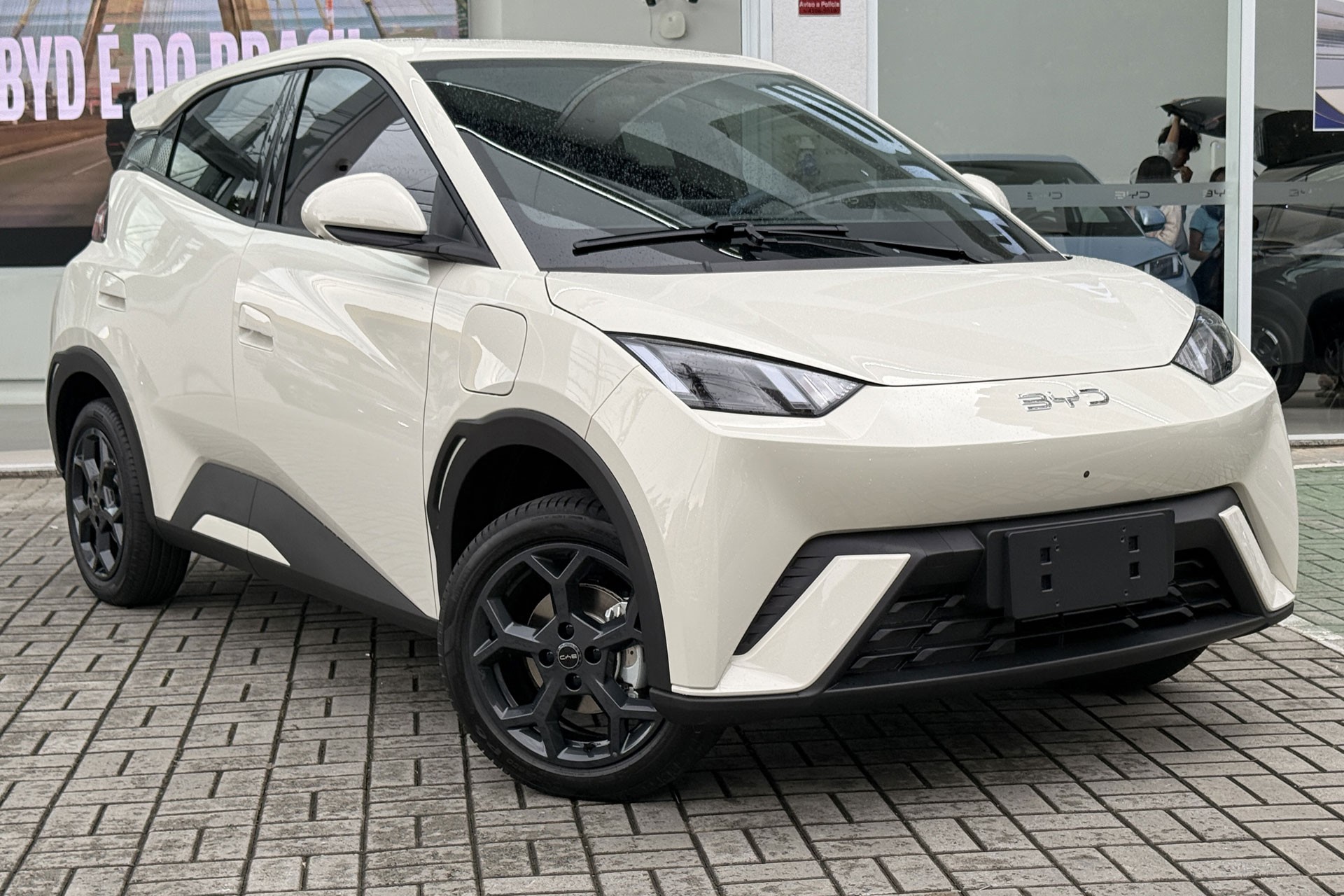 BYD Dolphin Mini 2027 chega ao mercado com novidades estéticas e mecânicas