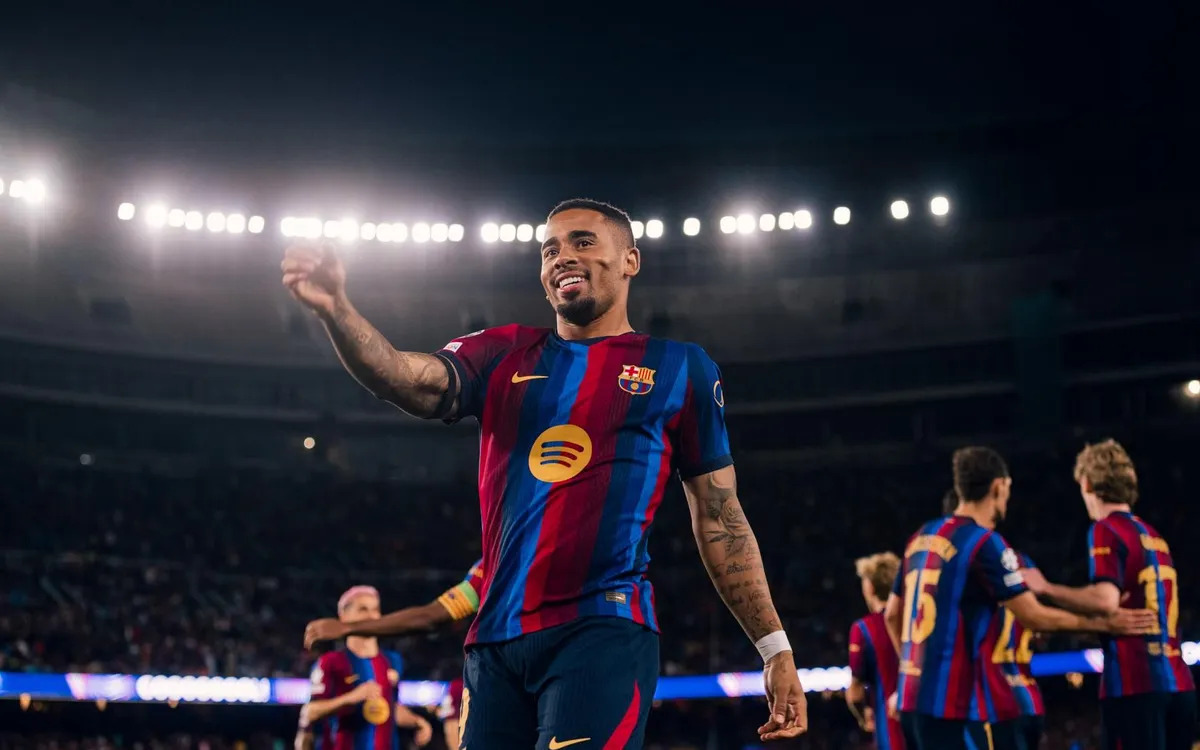 Gabriel Jesus tem início artilheiro e se destaca pelo Barcelona