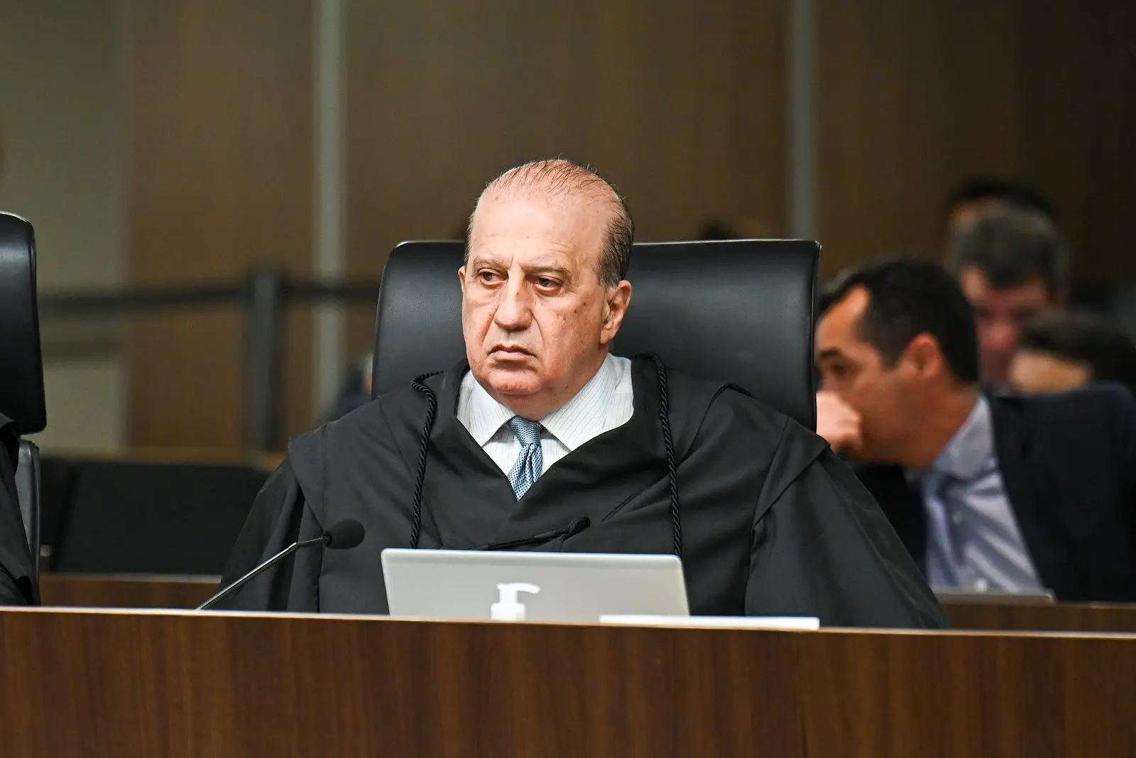 Ministro do TCU alerta para risco na Previdência e despesas fora do Orçamento