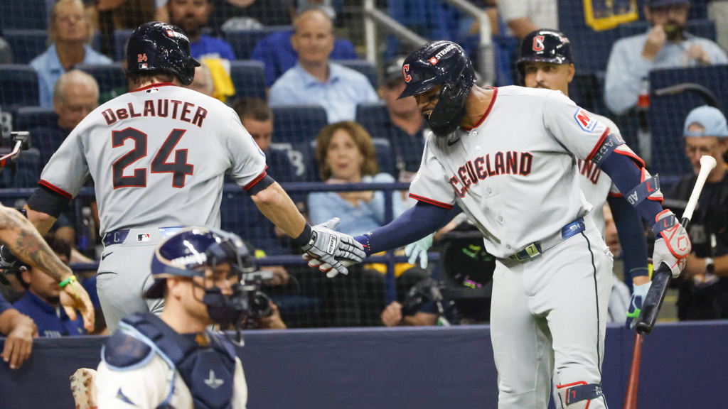 Playoffs da MLB: Guardians vencem Rays e buscam vantagem