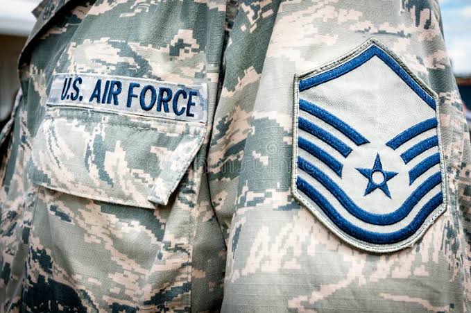 Militar da Força Aérea dos EUA morre em queda de rapel no Texas