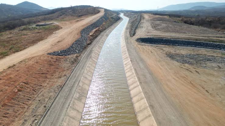 Obras no Ramal do Apodi transpõem águas do São Francisco