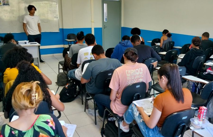 Polo Cederj em Rio das Ostras inicia aplicação de avaliações presenciais