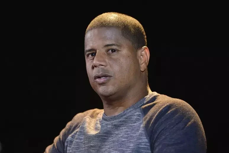 Justiça autoriza arrombamento em imóvel ligado a Marcelinho Carioca