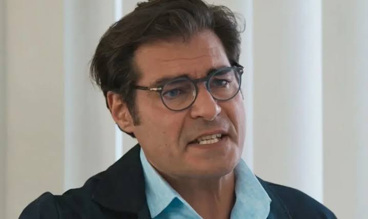 Gabriel fecha o cerco contra Junqueira em Por Você