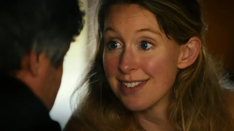Documentário sobre Elizabeth Holmes detalha dias antes da prisão