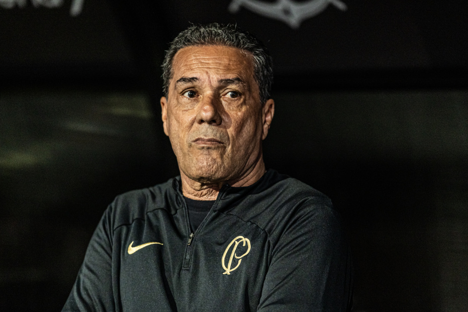 Corinthians avalia nome de Vanderlei Luxemburgo para diretoria
