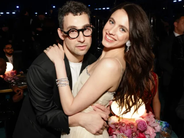 Jack Antonoff fala sobre cantar músicas sobre Margaret Qualley após separação