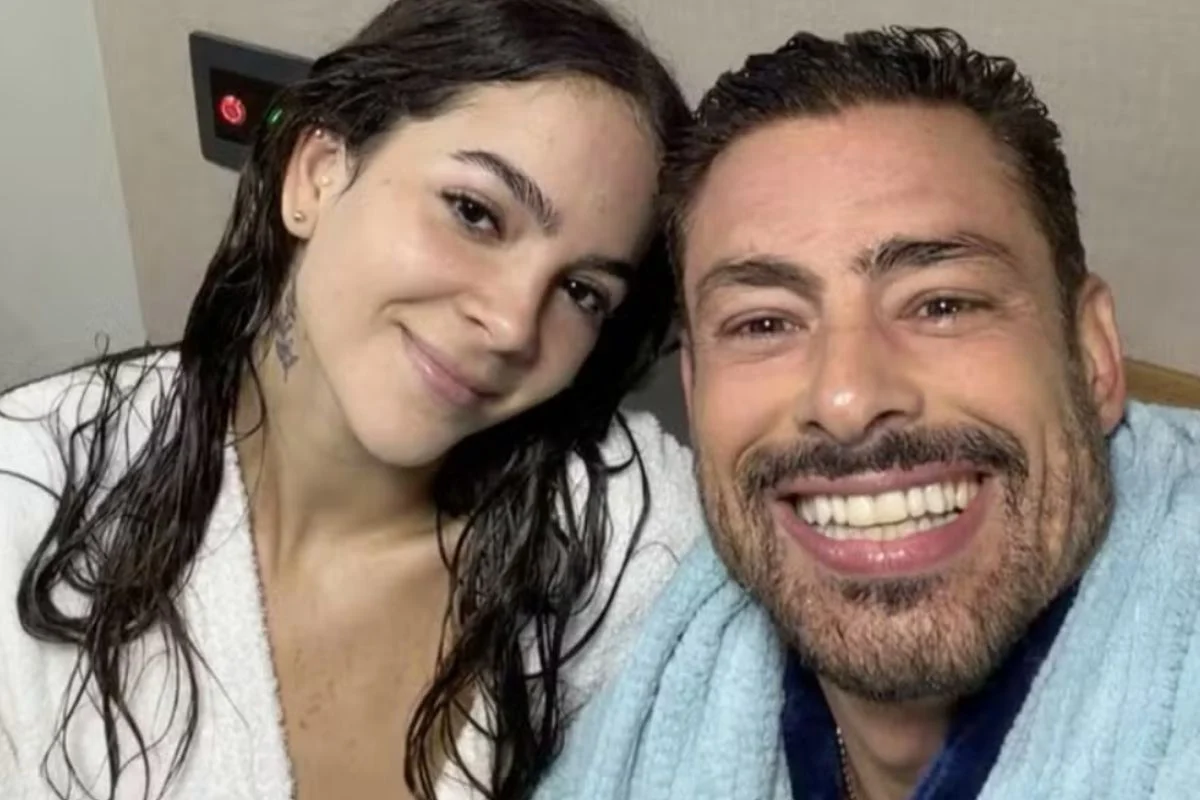 Cauã Reymond e Mel Maia gravam cenas de Avenida Brasil 2