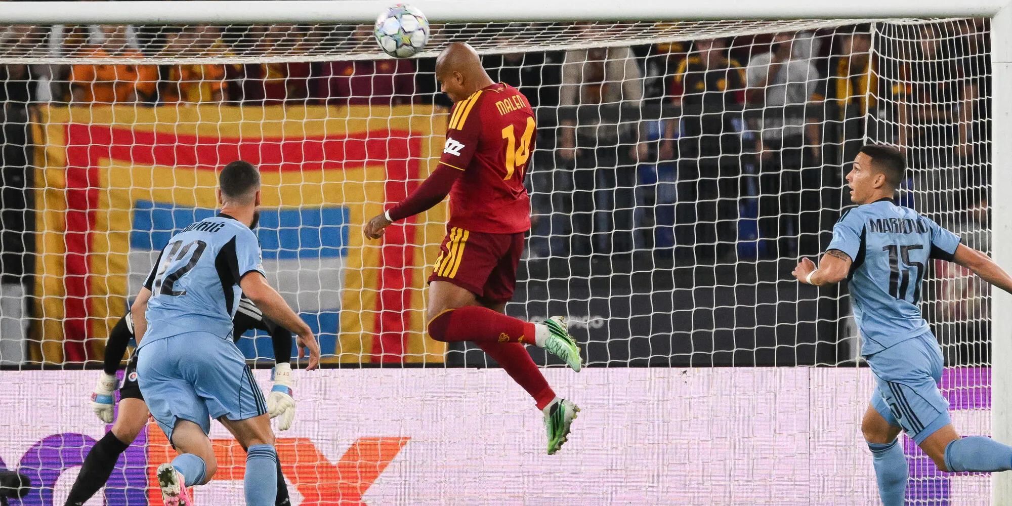 Roma goleia o Slovan Bratislava e conquista primeira vitória na Champions