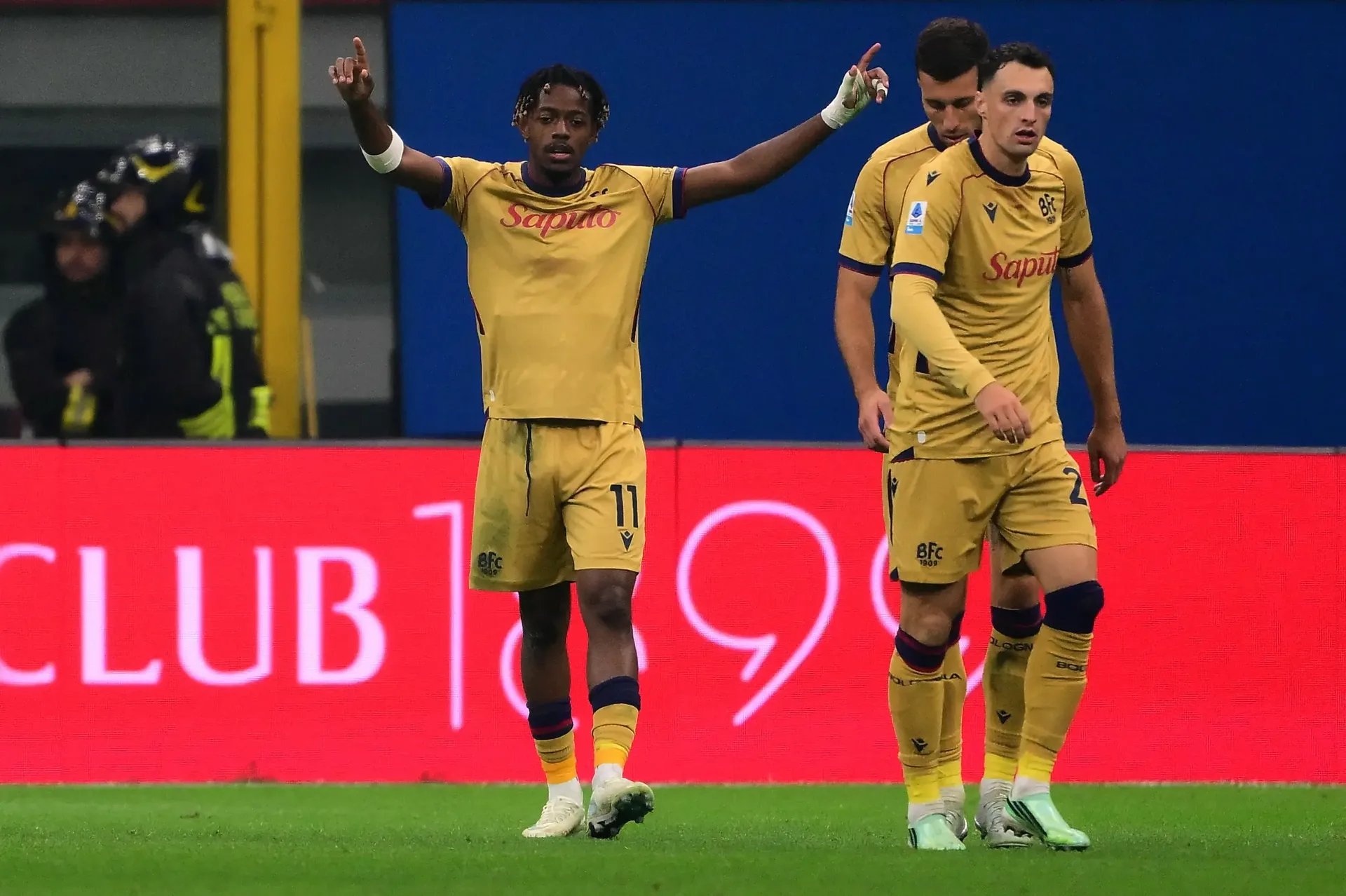 Milan sofre virada do Bologna por 4 a 2 e deixa o G4 do Italiano