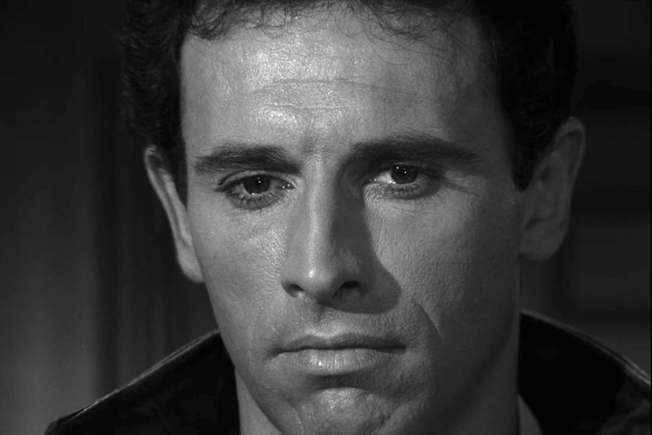 Morre Michael Forest, ator de 'Star Trek', aos 97 anos