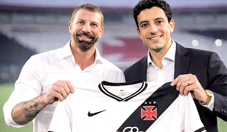 Sócios do Vasco aprovam venda de 90% da SAF para grupo de Marcos Lamacchia
