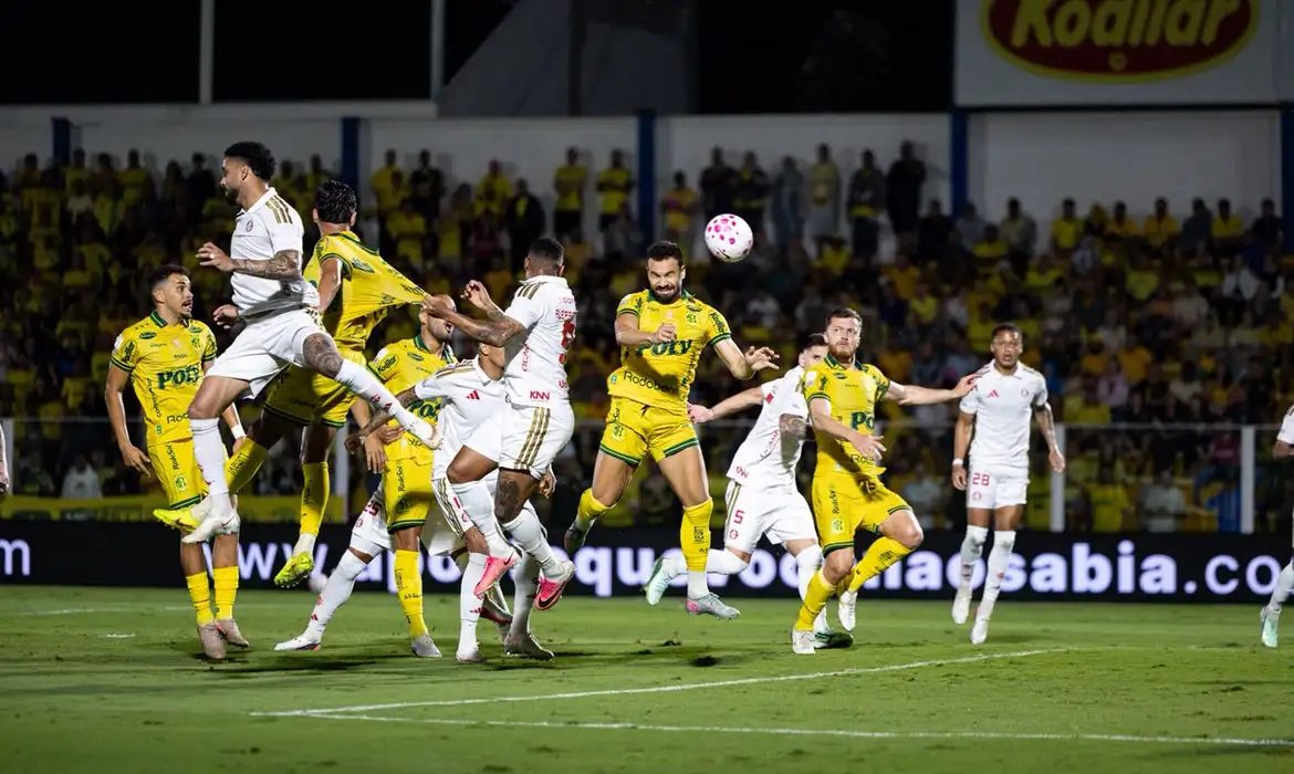 Mirassol vence o Internacional e complica o Colorado no Brasileirão