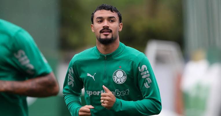 Lateral Jefté, do Palmeiras, testa positivo para furosemida e é suspenso