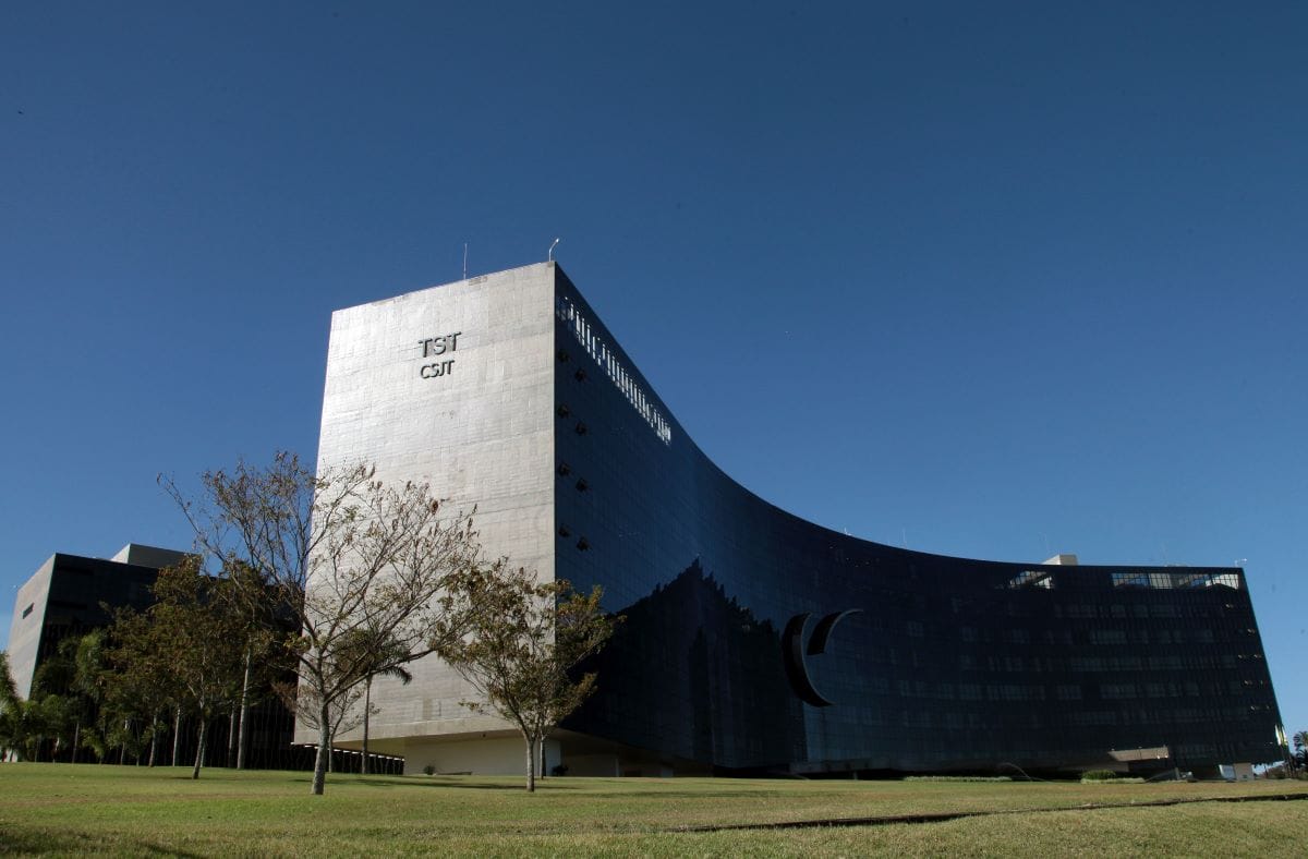 TST reconhece responsabilidade objetiva de empresa em atropelamento de gari