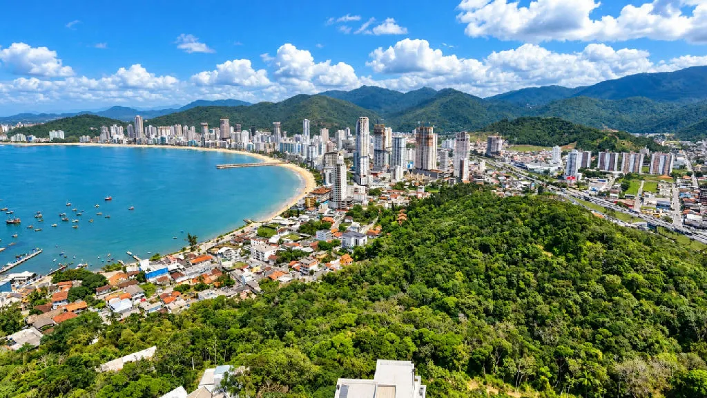 Prefeitura de Itapema abre seleção e Mirante fecha antes do verão