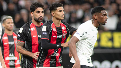Corinthians e Vitória empatam em Itaquera e seguem ameaçados
