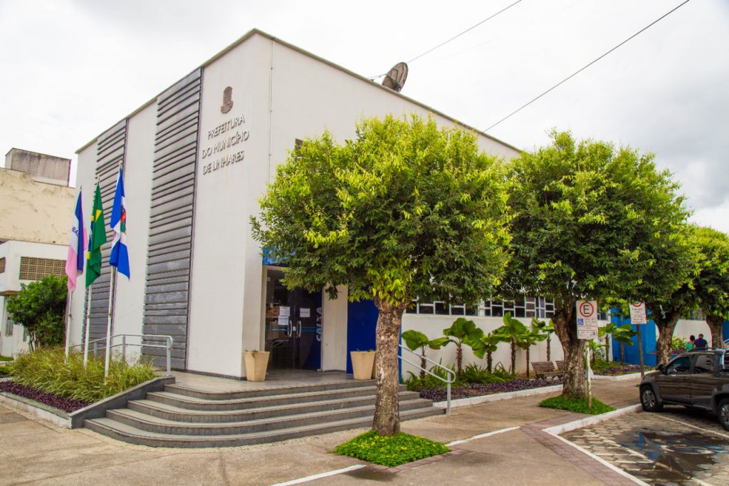 Prefeitura altera ponto facultativo e Justiça decide sobre servidores