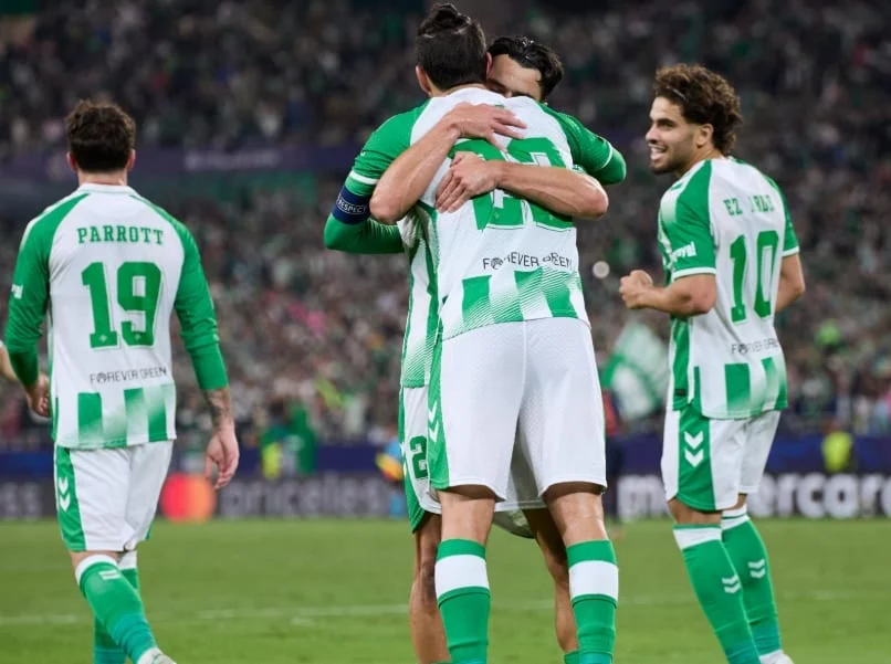 Betis vence o Feyenoord e mantém 100% de aproveitamento na Champions League