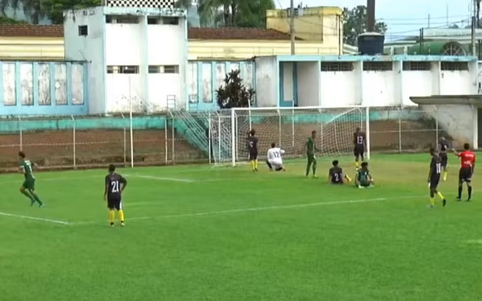 Santarritense é goleado por 23 a 1 e tem dois expulsos no Mineiro
