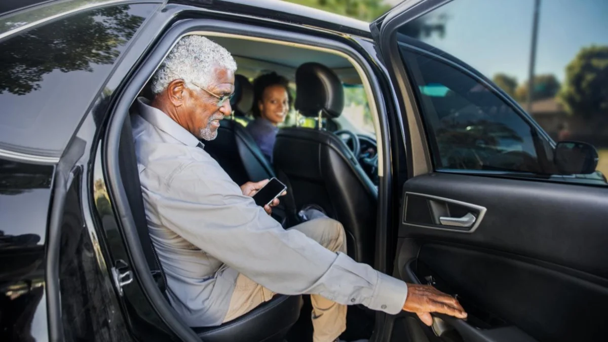 Uber lança ferramenta para facilitar embarque de idosos e PCDs