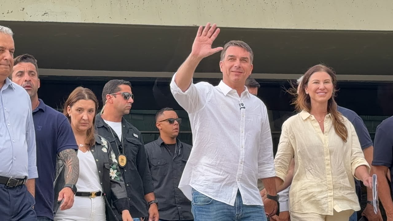 Moraes autoriza Flávio Bolsonaro a retomar visitas ao pai em Brasília