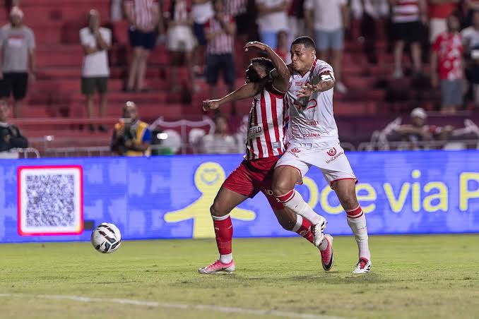 Vila Nova vence o Náutico e assume a liderança isolada da Série B