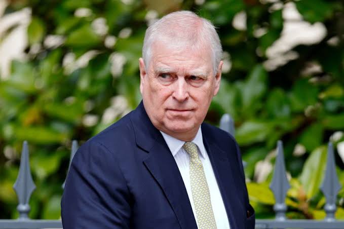 Prisão de Andrew Mountbatten-Windsor revela temores policiais sobre ligações com Epstein