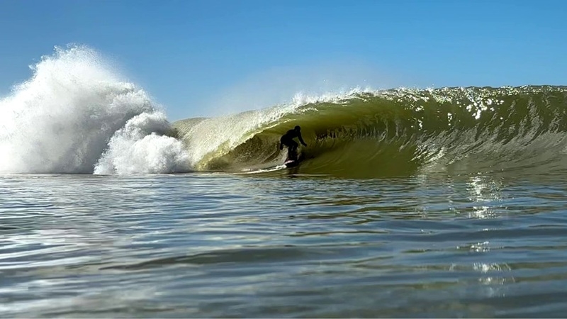 Surfistas portugueses brilham na abertura do CT em Supertubos