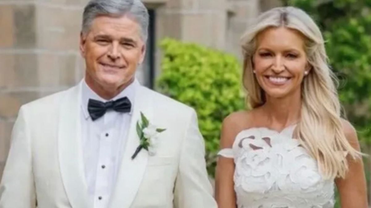 Donald Trump participa de festa pré-casamento de apresentadores