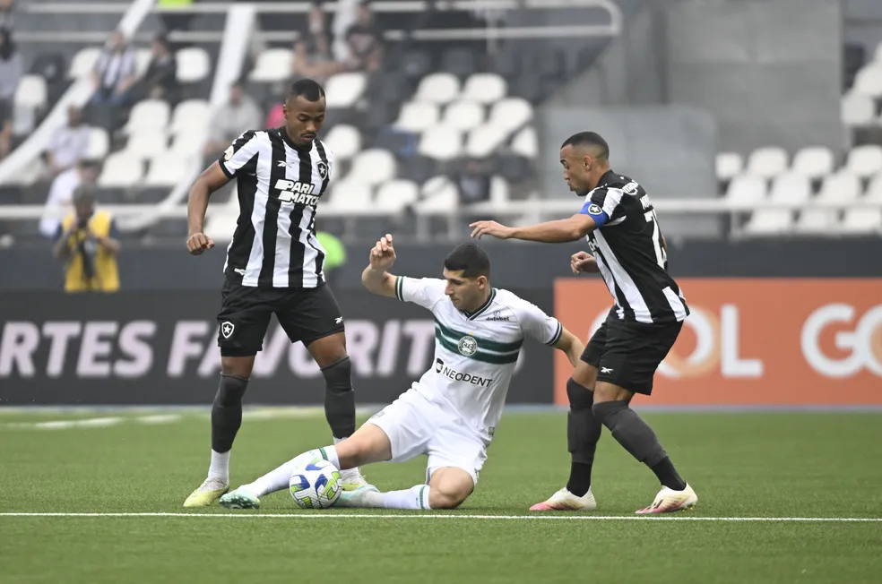 Coritiba e Botafogo duelam no Couto Pereira pelo Brasileirão