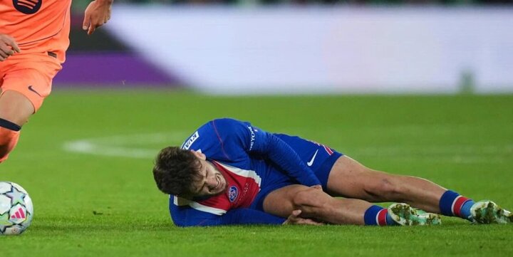 Kvaratskhelia sofre grave lesão e desfalca o PSG na temporada
