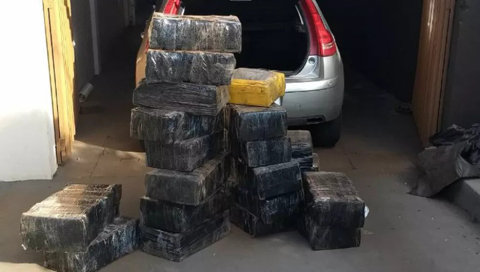 Polícia de Bengaluru apreende carro e 317 kg de entorpecentes