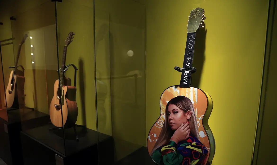 Exposição em São Paulo homenageia a trajetória de Marília Mendonça
